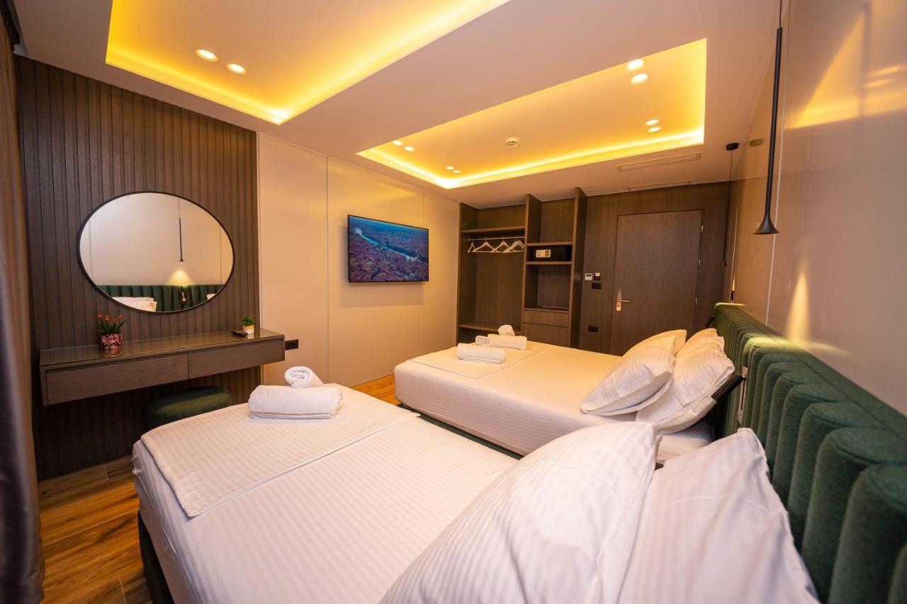 Hotel Lili-1 Sarandë Eksteriør bilde