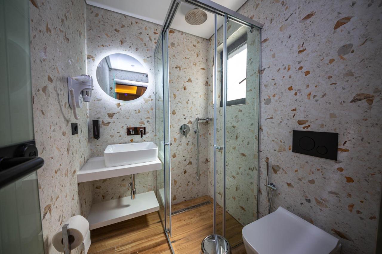Hotel Lili-1 Sarandë Eksteriør bilde