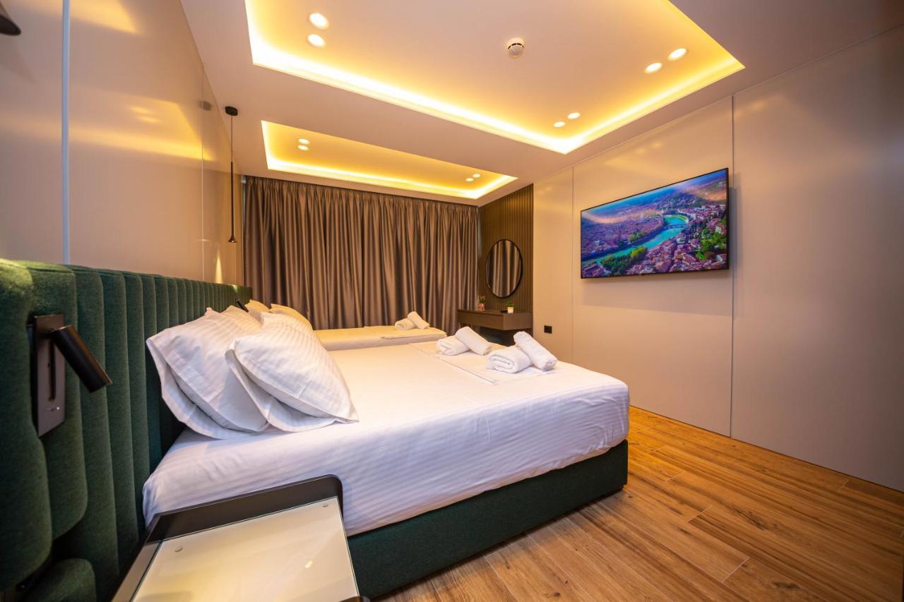 Hotel Lili-1 Sarandë Eksteriør bilde