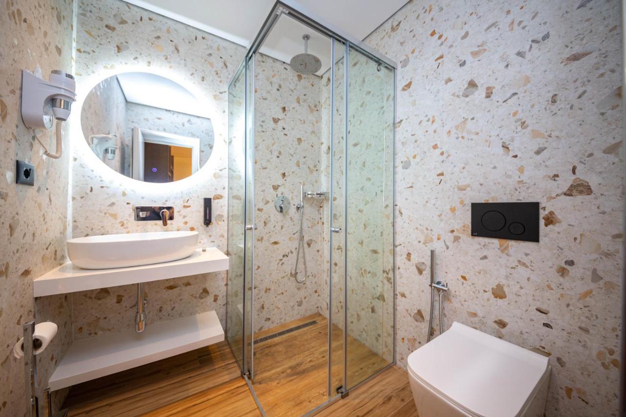 Hotel Lili-1 Sarandë Eksteriør bilde